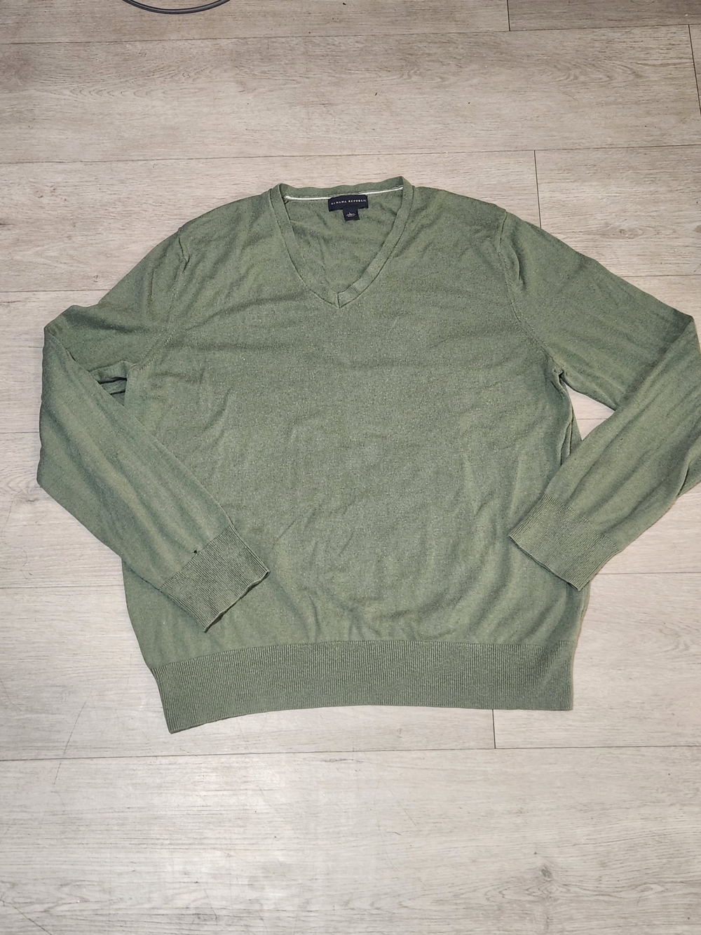 Banana Republic V-Neck Sweater Men’s Medium Green Silk Cotton Cashmere Blend
